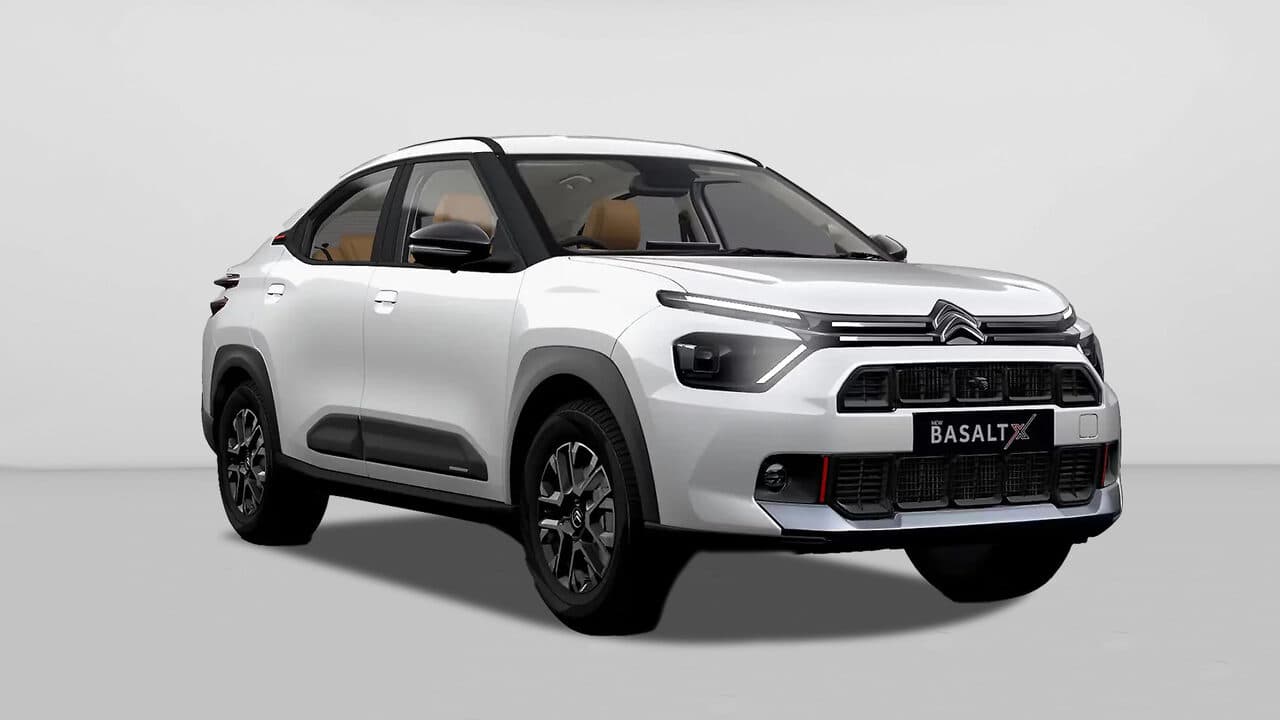 Citroen Basalt in Polar White