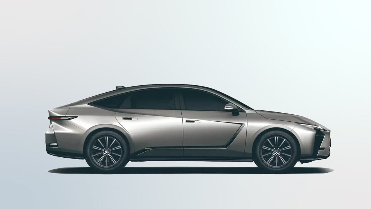 Lexus ES 350h in Sonic Titanium