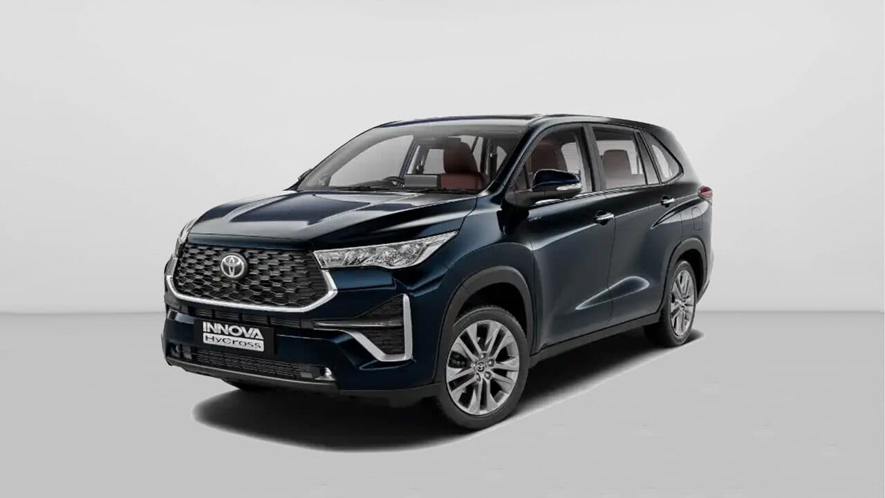 Toyota Innova Hycross
