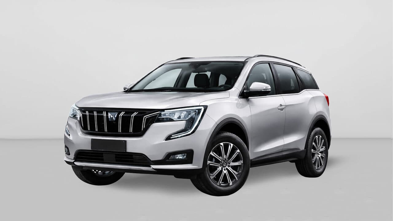 Mahindra XUV700 in Valyrian Silver
