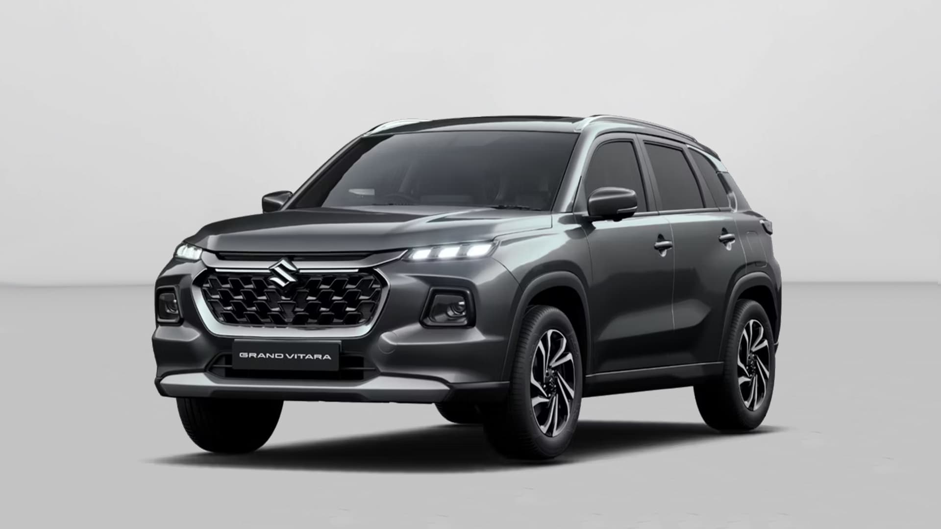 Maruti Suzuki Grand Vitara in Splendid Silver