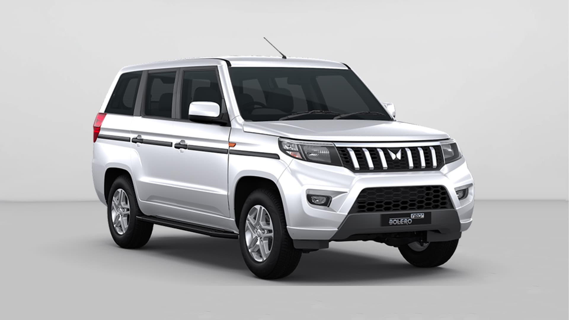 Mahindra Bolero Neo Plus in Diamond White