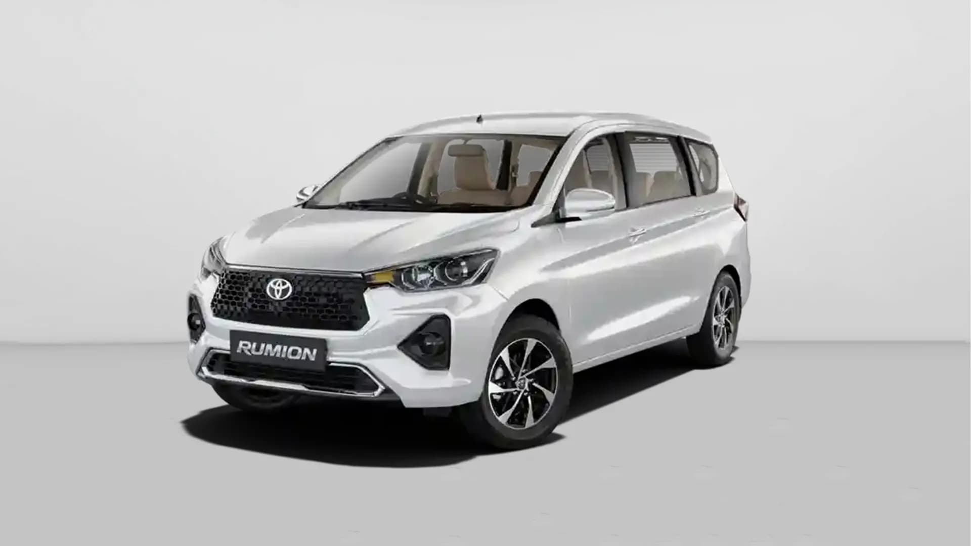Toyota Rumion in Cafe White
