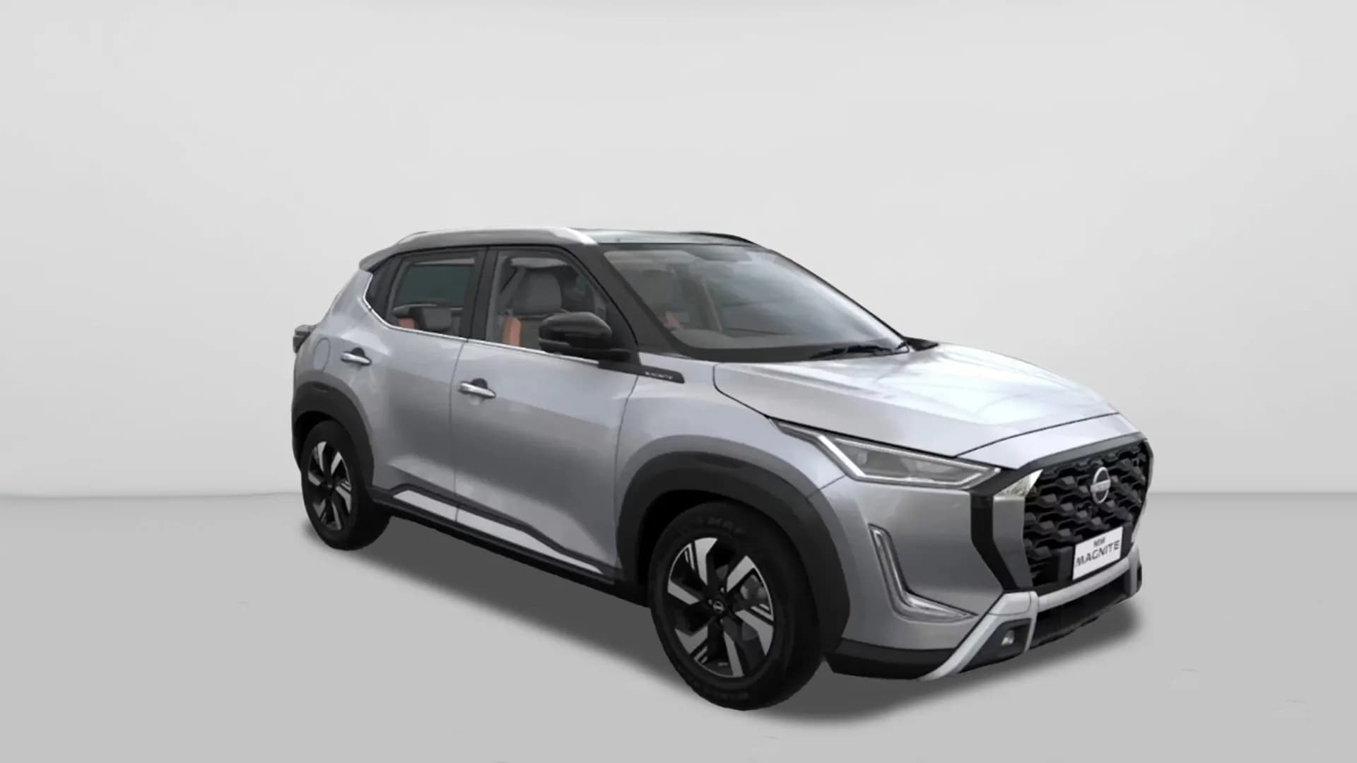 Nissan Magnite in Blade Silver With Onyx Black Roof