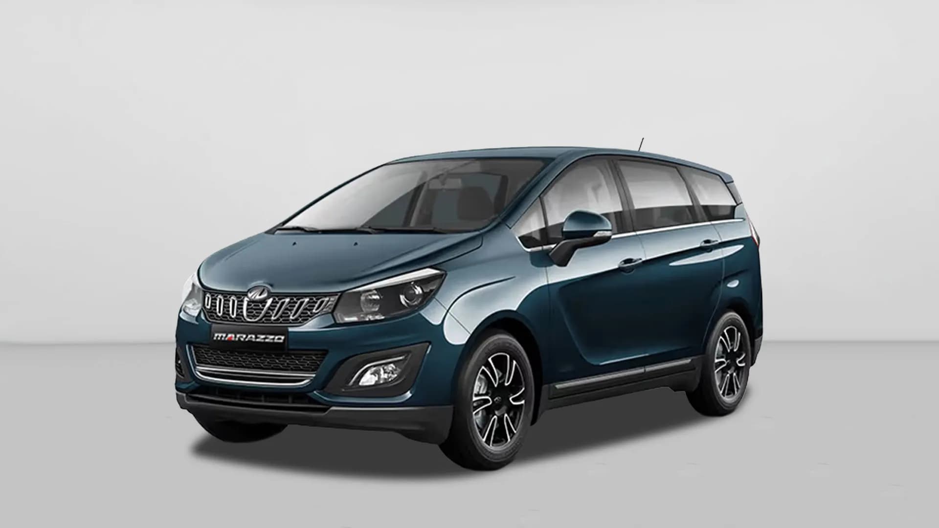 Mahindra Marazzo in Aqua