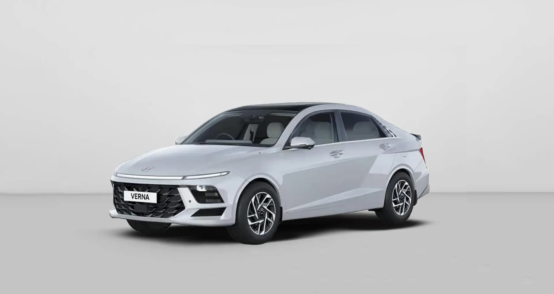 Hyundai Verna in Atlas White With Black Roof'