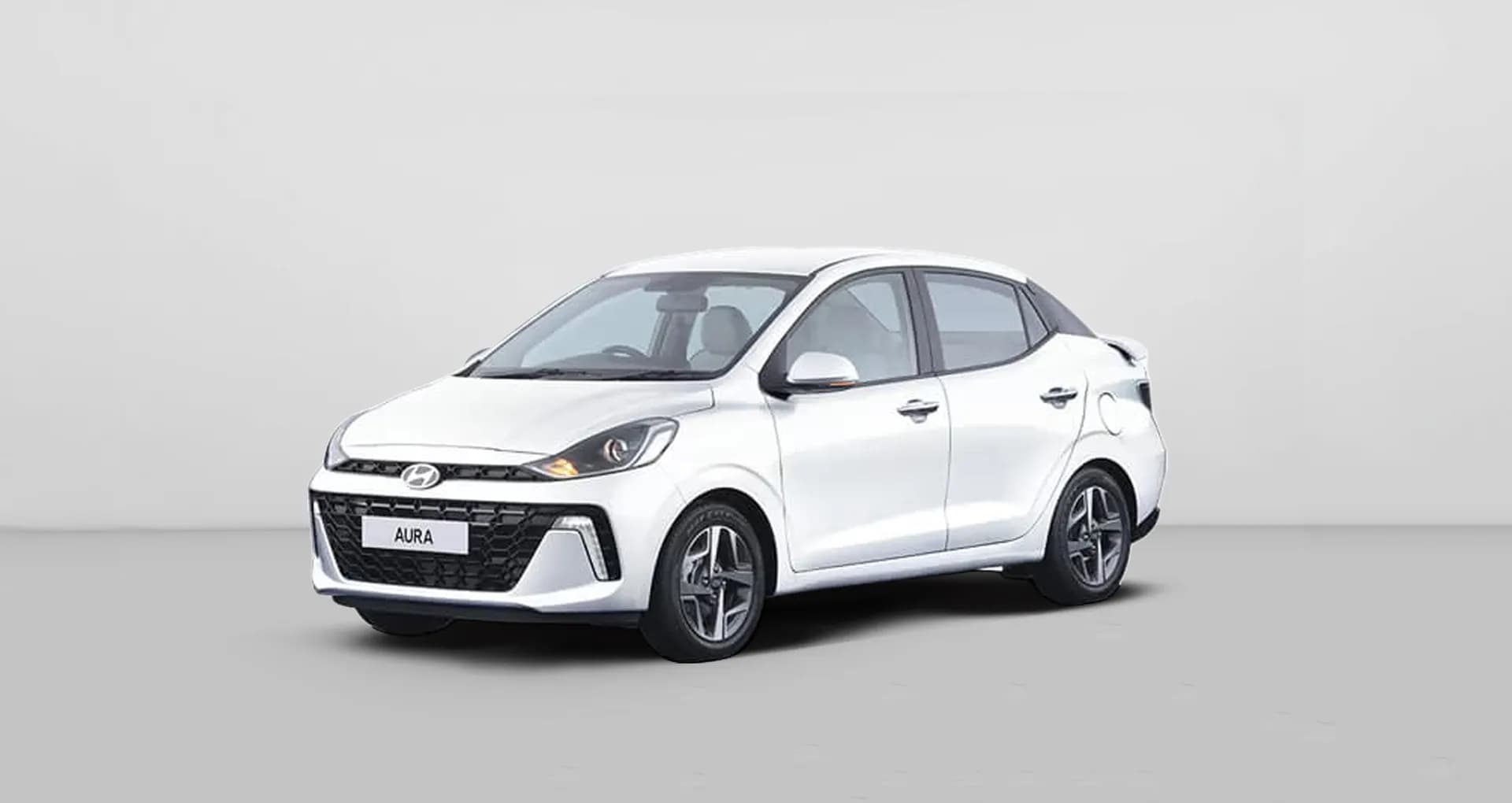 Hyundai Aura in Atlas White